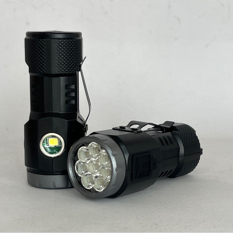 چراغ قوه شارژی دارای آهنربا مدل LH-7052 کیفیت عالی